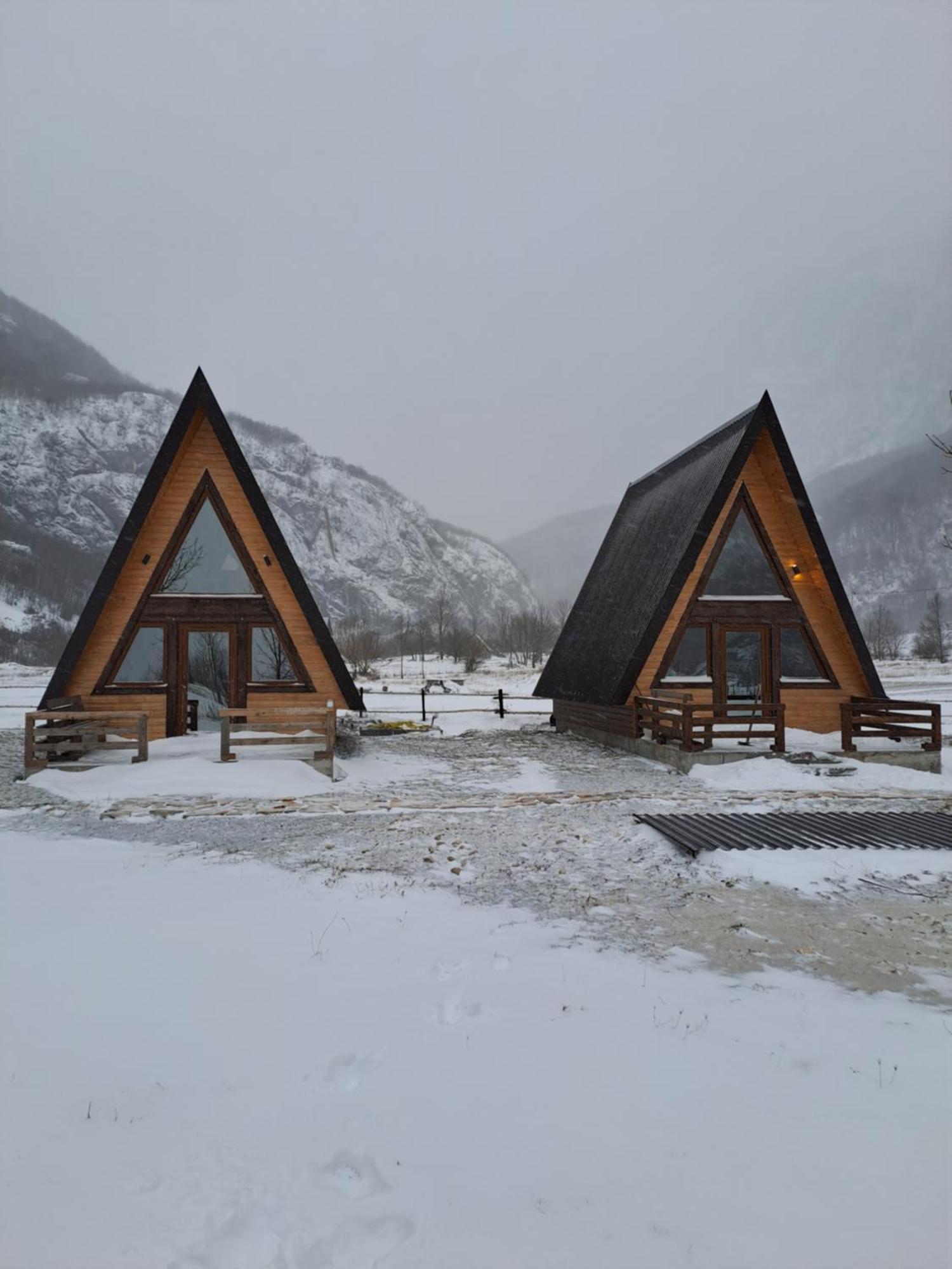 Wooden Cottages Konak Savnik Exterior photo