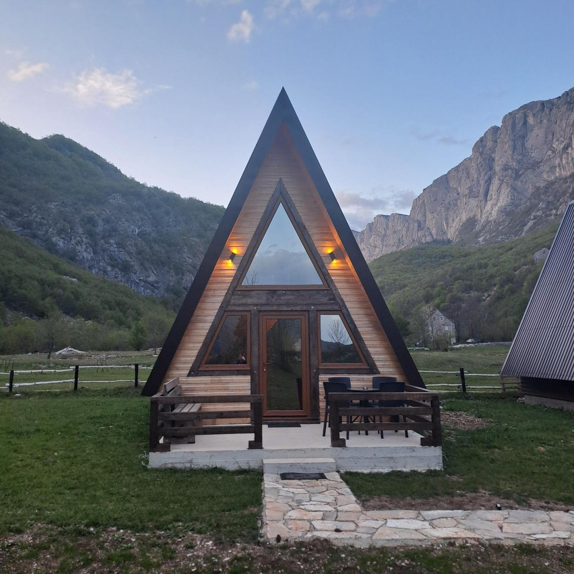 Wooden Cottages Konak Savnik Exterior photo